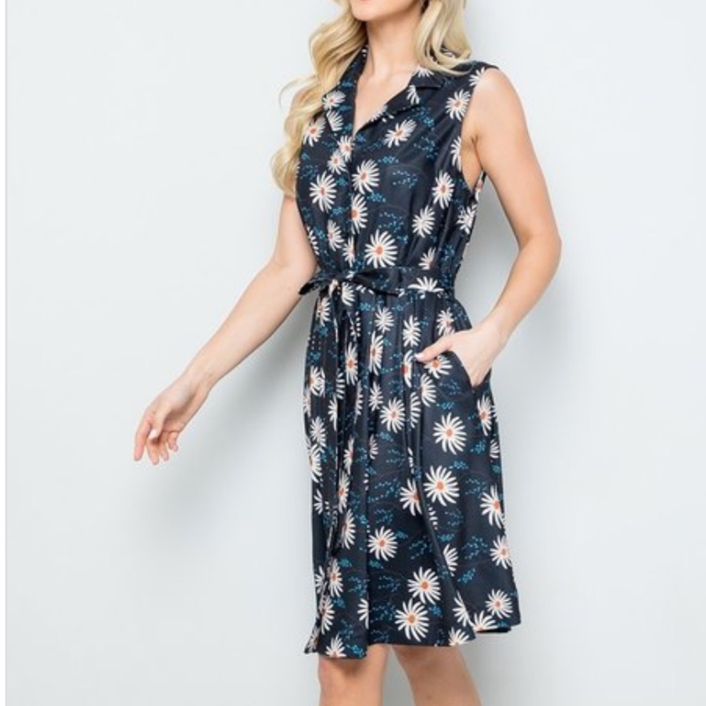 Daisy Print Dress - Picture 3 of 4